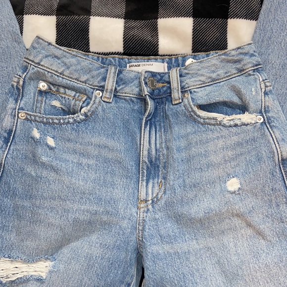 garage distressed medium blue mom jeans - Picture 4 of 5